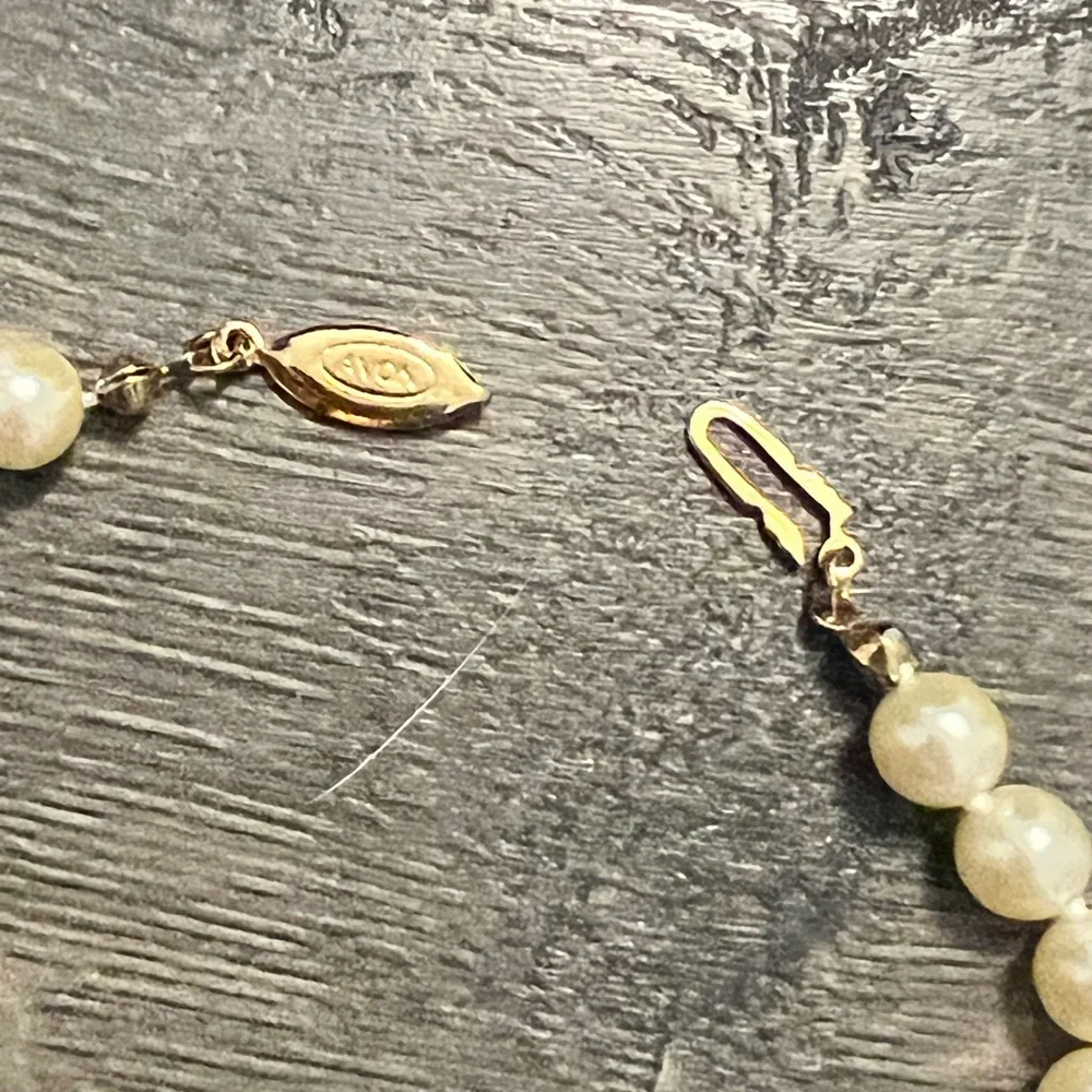 Avon Faux Pearl‎ Necklace
